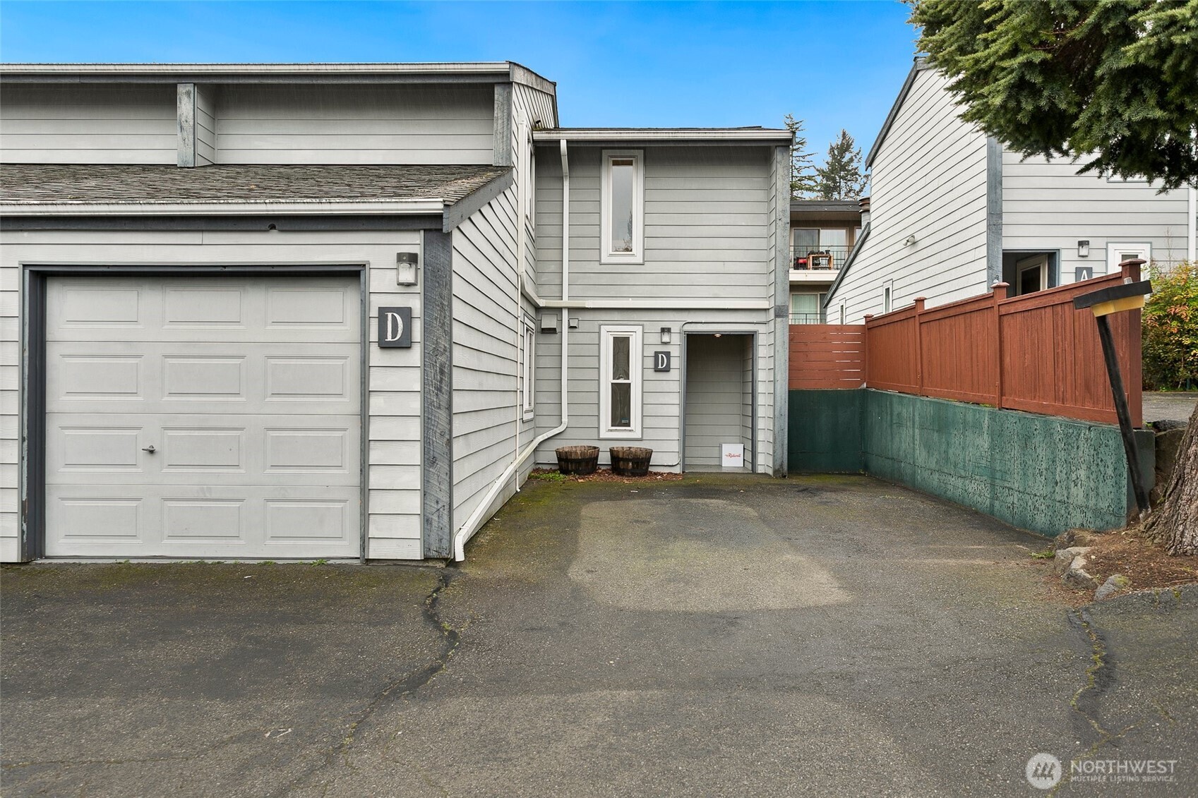 15929 3rd Place Southwest, Unit D Burien, WA 98166 - Photo 2 of 24