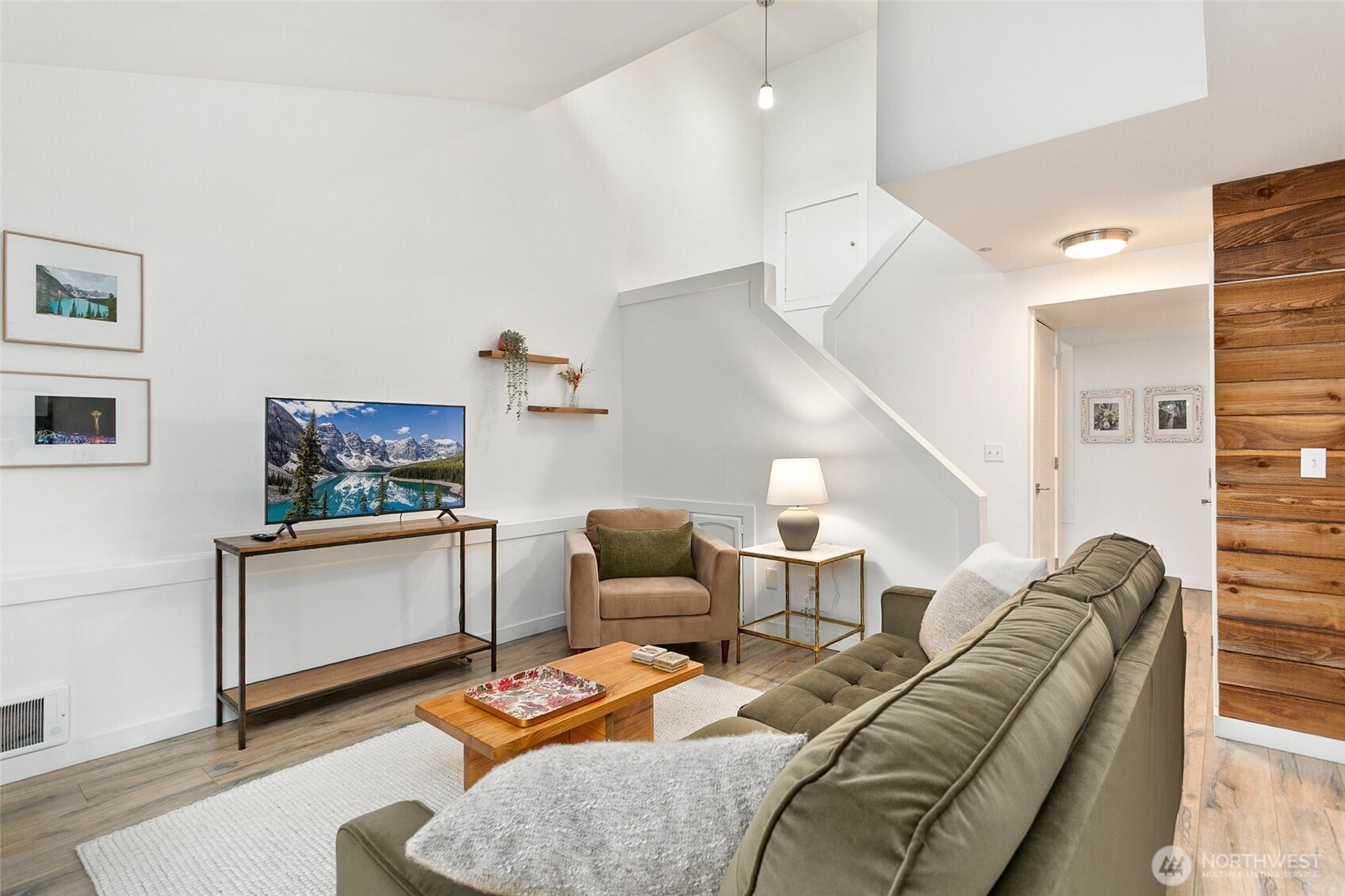 15929 3rd Place Southwest, Unit D Burien, WA 98166 - Photo 4 of 24