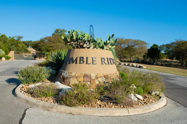 a view of a back yard of the house