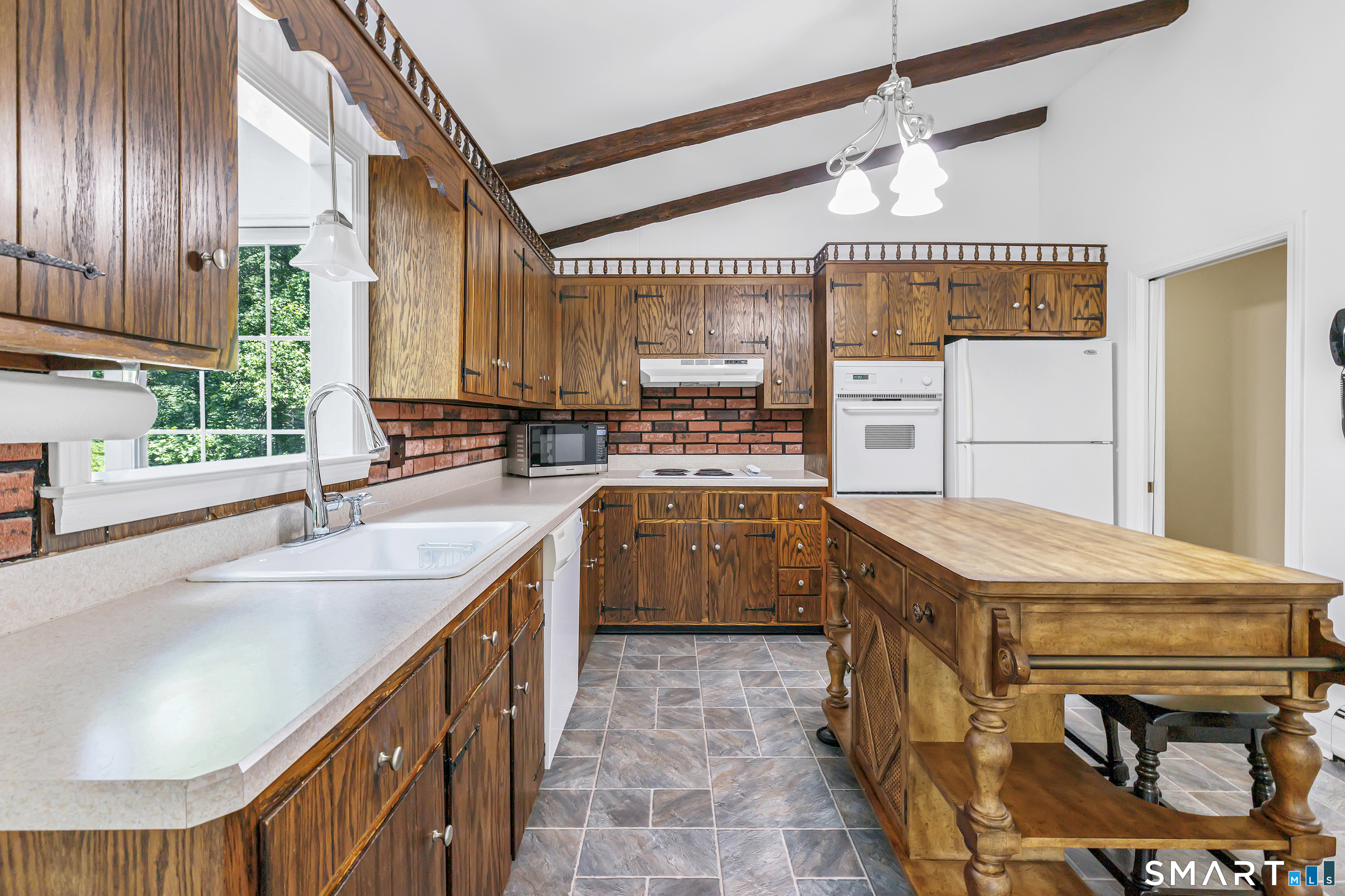69 Forest Road Monroe, CT 06468 - Photo 12 of 39