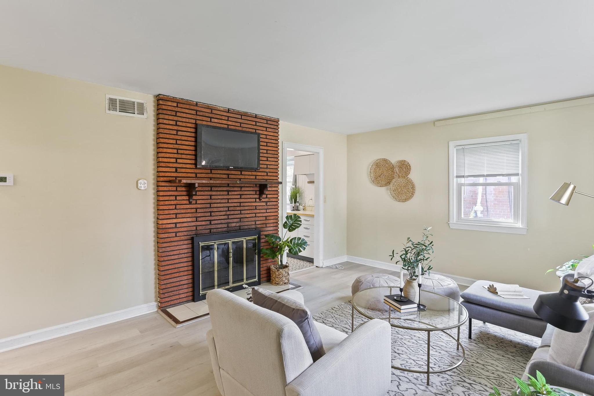 10509 Huntley Place Silver Spring, MD 20902 - Photo 5 of 27