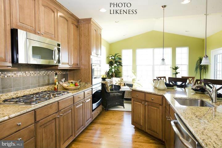 7107 Battle Field Loop Brandywine, MD 20613 - Photo 2 of 8 Kitchen
