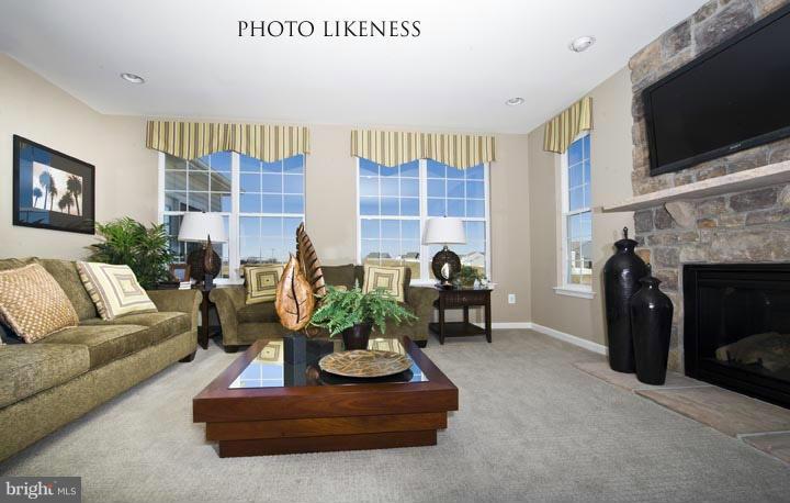 7107 Battle Field Loop Brandywine, MD 20613 - Photo 4 of 8 Family Room