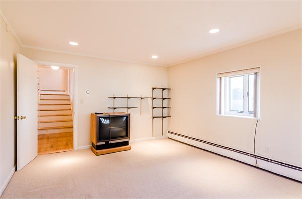 45 Deborah Road Newton, MA 02459 - Photo 11 of 18