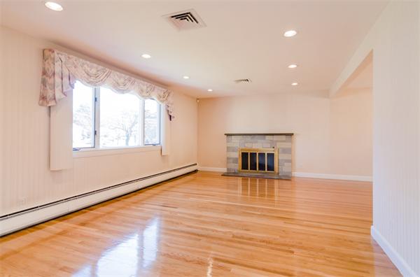 45 Deborah Road Newton, MA 02459 - Photo 4 of 18