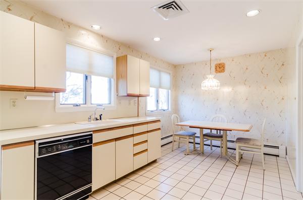 45 Deborah Road Newton, MA 02459 - Photo 8 of 18