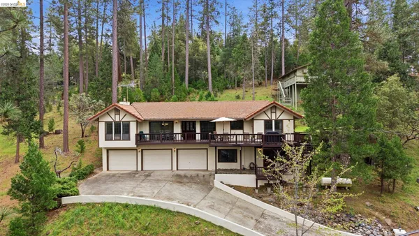 $559,000 | 20029 Upper Skyridge Drive, Groveland, CA 95321