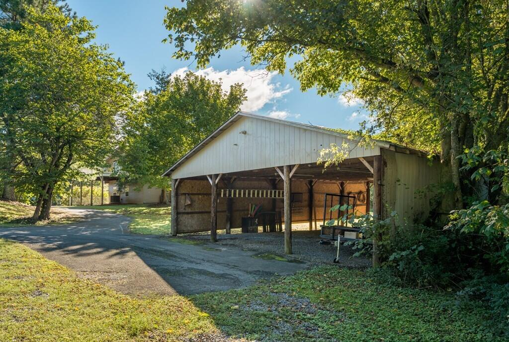 296 Lakehaven Circle Decatur, TN 37322 - Photo 8 of 51 20215630_7