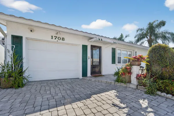 $375,000 | 1708 Southwest 21st Street, Boynton Beach, FL 33426