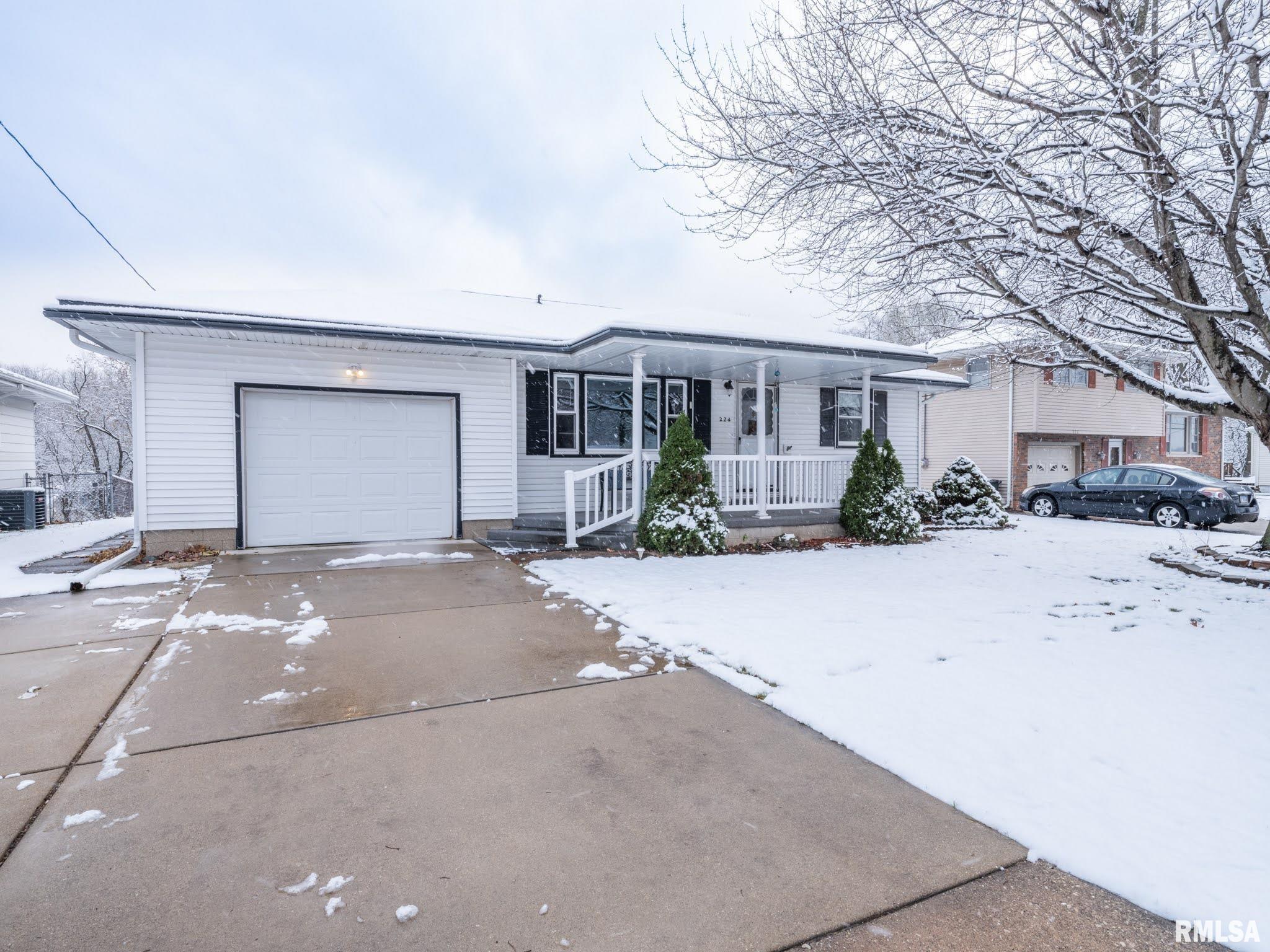 224 Brookview Road East Peoria, IL 61611 - Photo 4 of 60 Gallery Image 4
