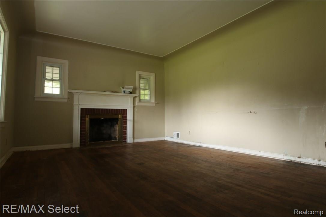 5336 Linden Road Swartz Creek, MI 48473 - Photo 7 of 12 IMG_7939.JPG
