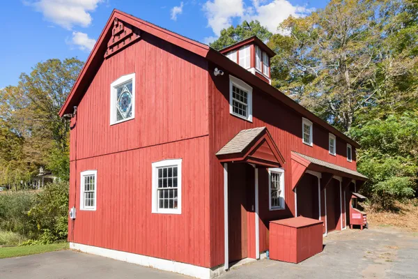 a view of a house with street