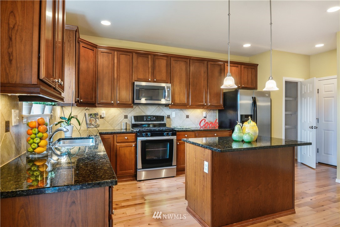 24024 41st Avenue Southeast Bothell, WA 98021 - Photo 8 of 21