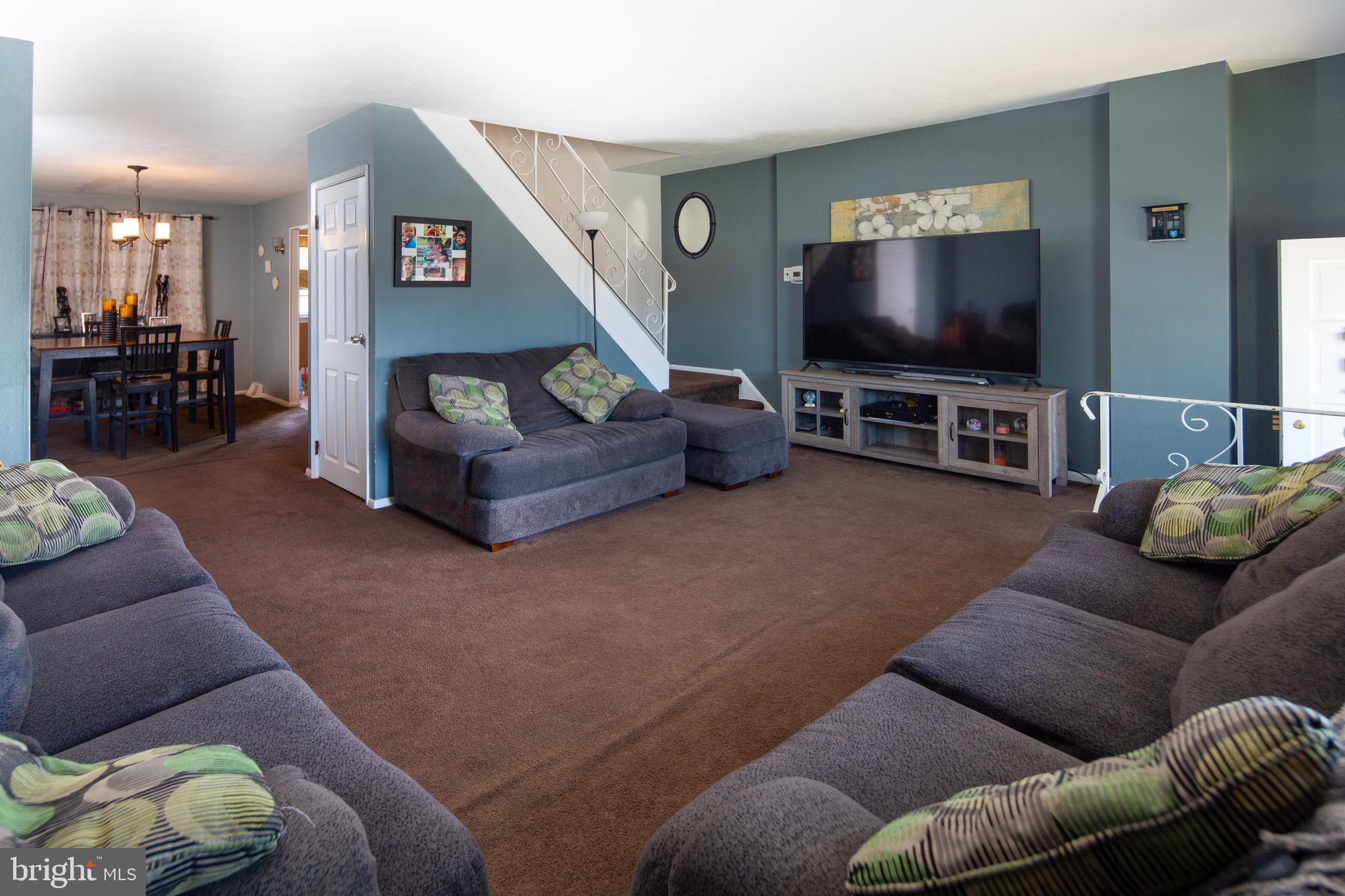 12605 Chilton Road Philadelphia, PA 19154 - Photo 3 of 13