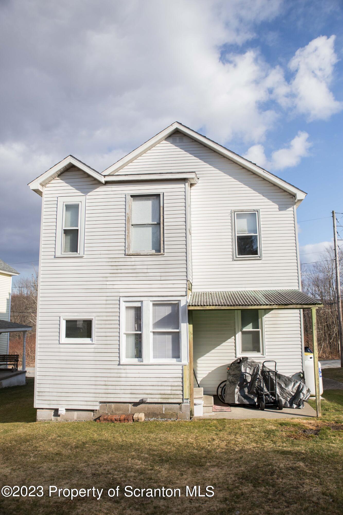 339 Clinton Street Vandling, PA 18421 - Photo 3 of 19 Gallery Image 3