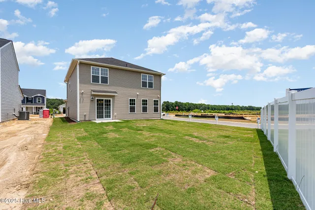 $299,706 | 9 West Emily Gardens Drive, Selma, NC 27576