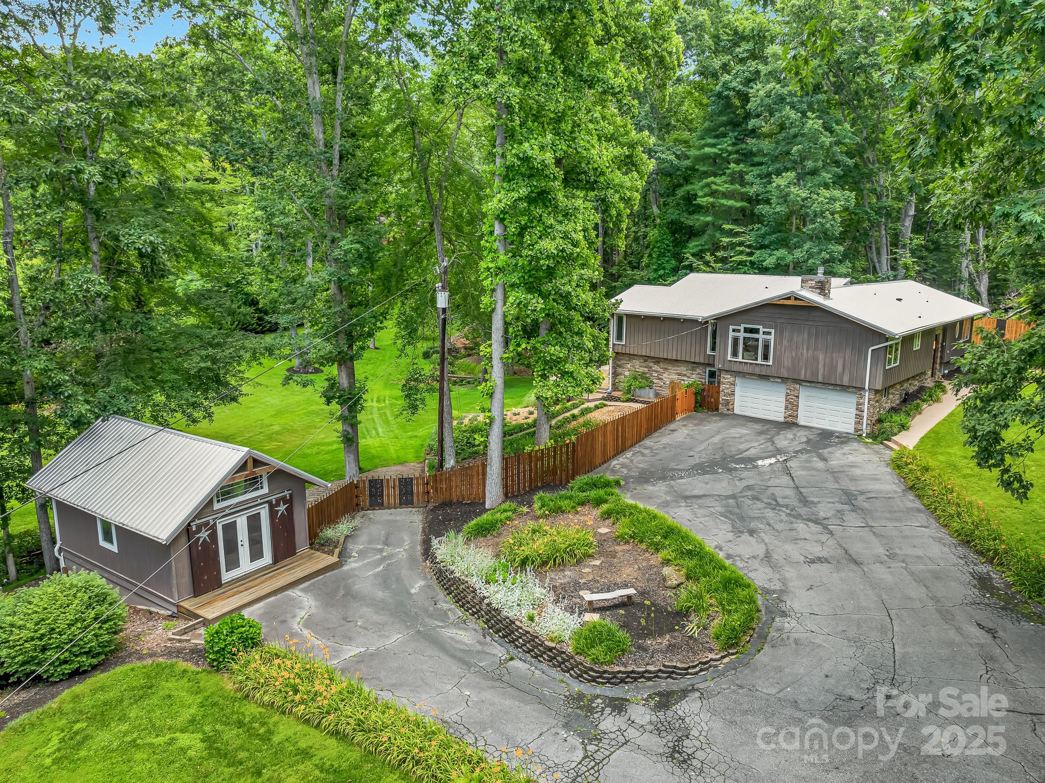 16 Due West Road Hendersonville, NC 28792 - Photo 23 of 25 Gallery Image 23