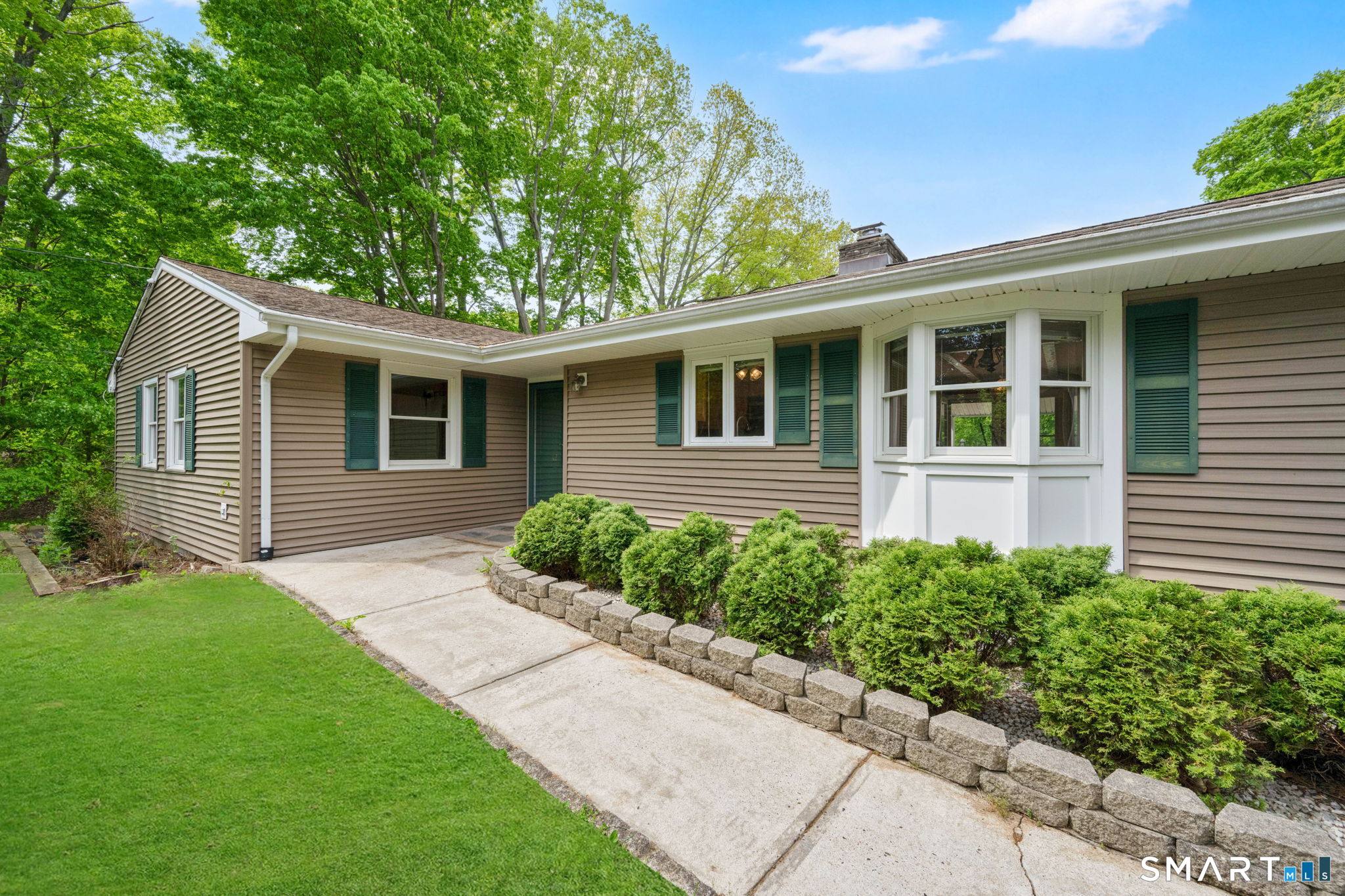 12 Unity Drive Trumbull, CT 06611 - Photo 1 of 38