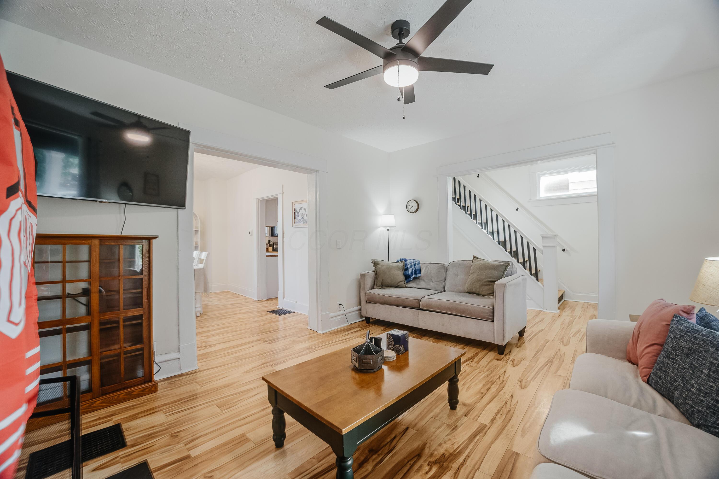 534 Berkeley Road Columbus, OH 43205 - Photo 11 of 59 Living Room