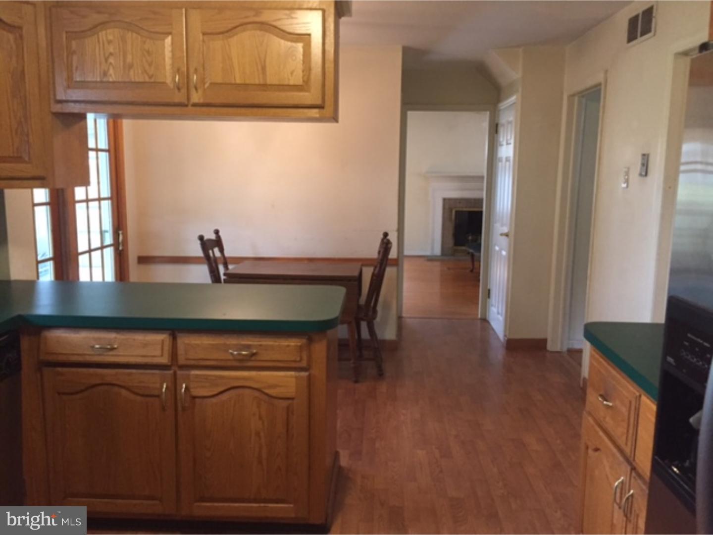 810 Hilltop Road Cinnaminson, NJ 08077 - Photo 6 of 13 Kitchen