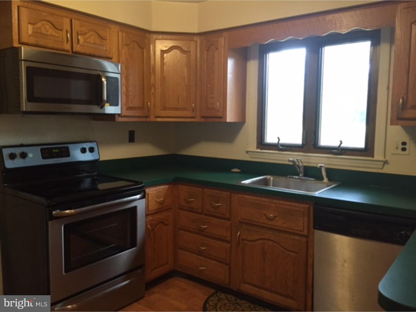 810 Hilltop Road Cinnaminson, NJ 08077 - Photo 7 of 13 Kitchen