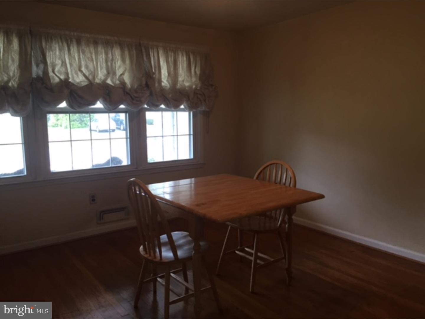 810 Hilltop Road Cinnaminson, NJ 08077 - Photo 8 of 13 Dining Room