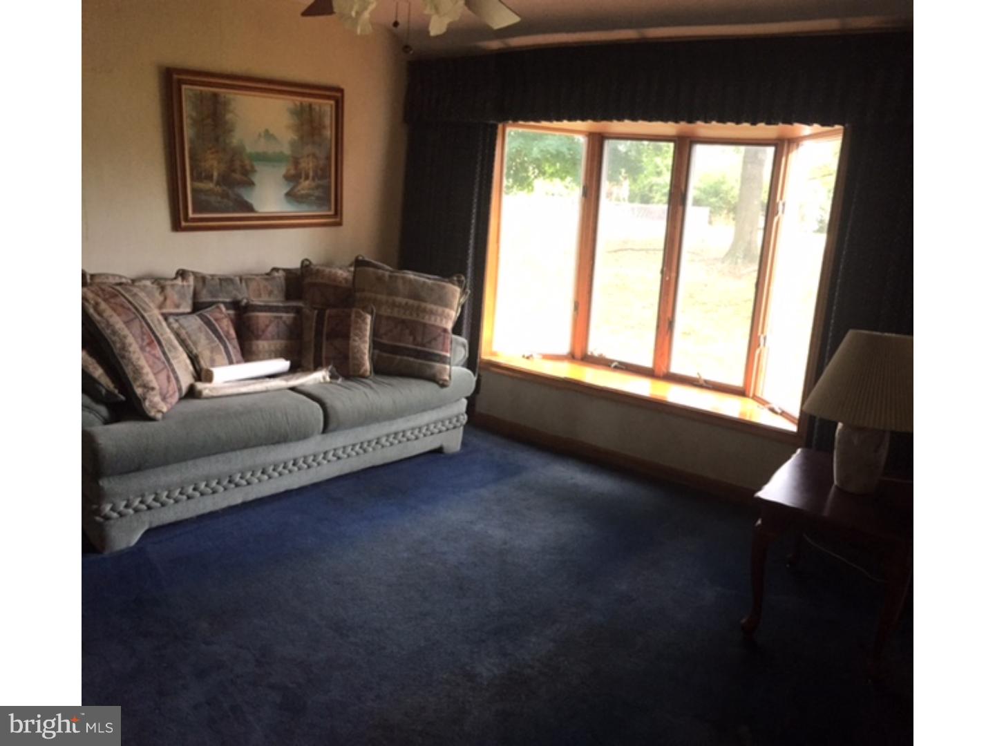810 Hilltop Road Cinnaminson, NJ 08077 - Photo 9 of 13 Family Room