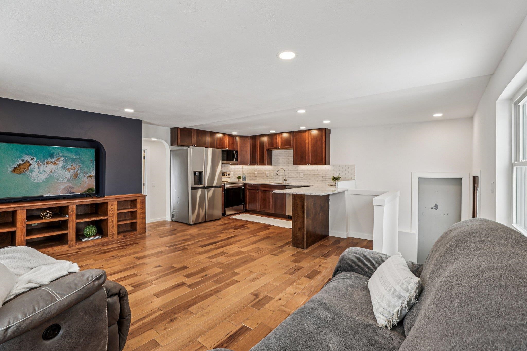 114 Keane Street Ridgeway, WI 53582 - Photo 4 of 33