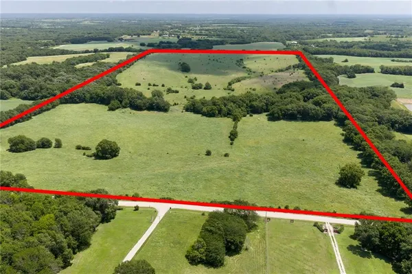 $994,500 | Wild Horse Road, McLouth, KS 66054