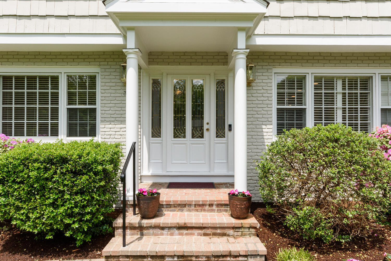 32 Barringer Road Darien, CT 06820 - Photo 2 of 28 front view of a house