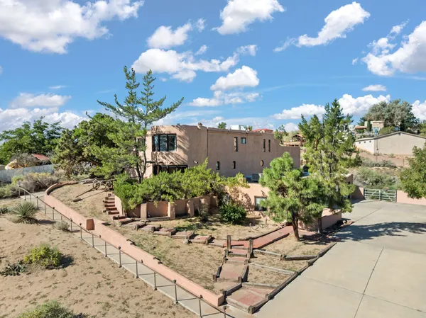 $670,000 | 10601 Cielo Vista Del Norte, Corrales, NM 87048