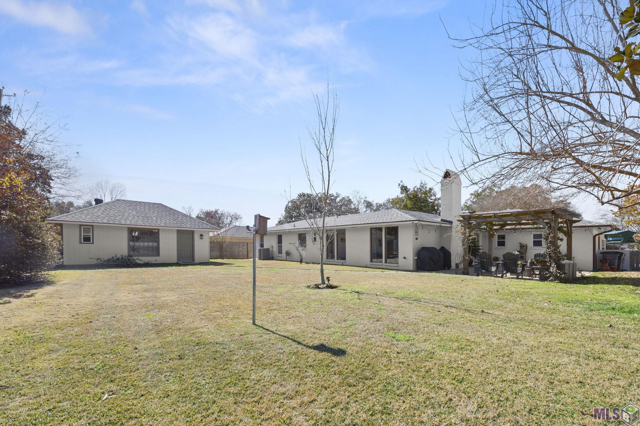 3055 Torrance Drive Baton Rouge, LA 70809 - Photo 22 of 26 Large fenced backyard