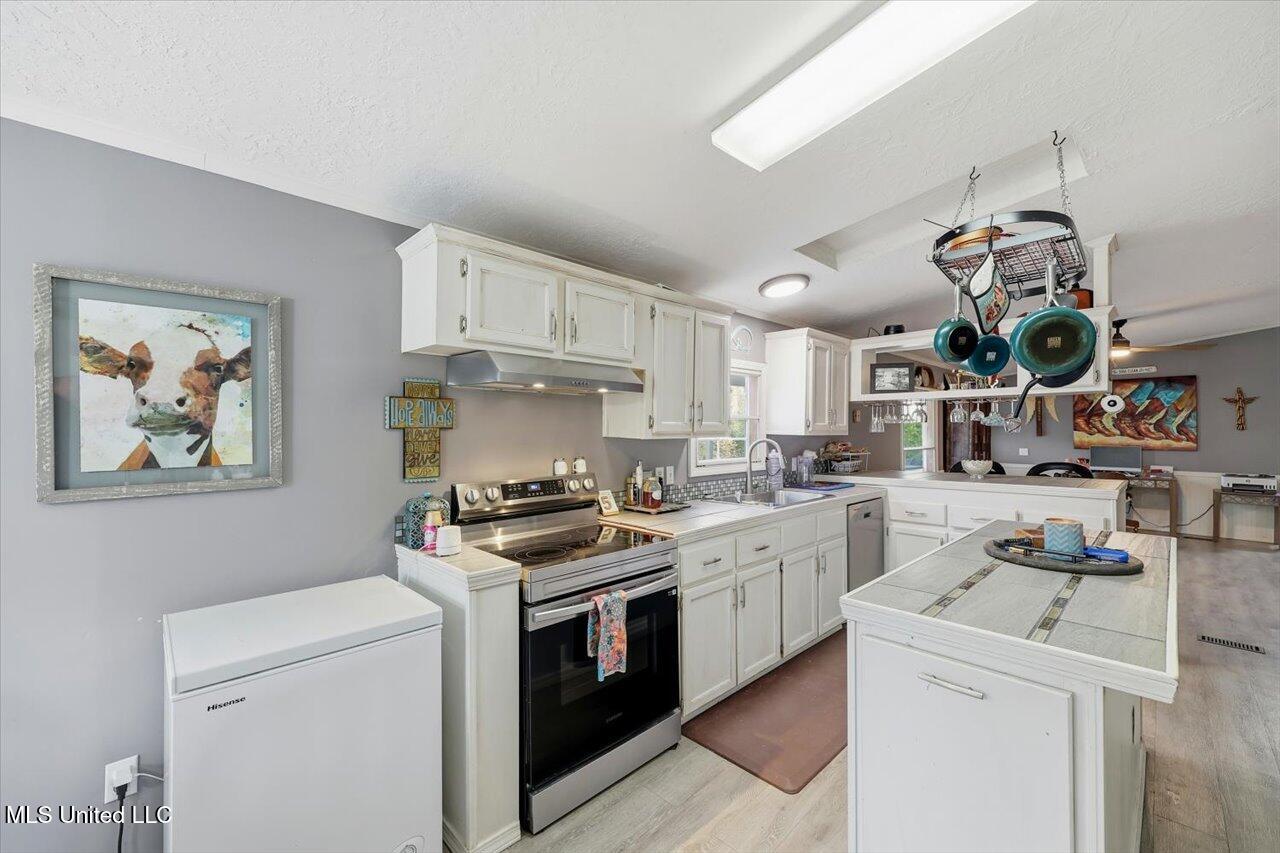 138 Collier Lane Florence, MS 39073 - Photo 11 of 36 08-138 Collier Ln _ Home Tours MS