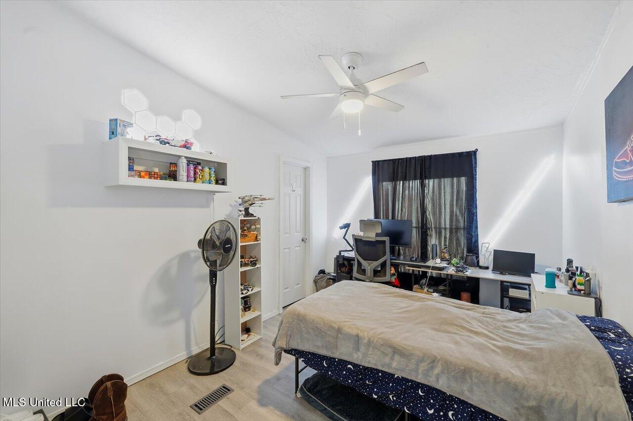 138 Collier Lane Florence, MS 39073 - Photo 24 of 36 23-138 Collier Ln _ Home Tours MS