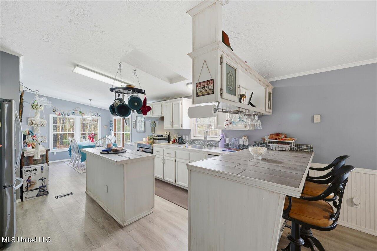 138 Collier Lane Florence, MS 39073 - Photo 9 of 36 06-138 Collier Ln _ Home Tours MS