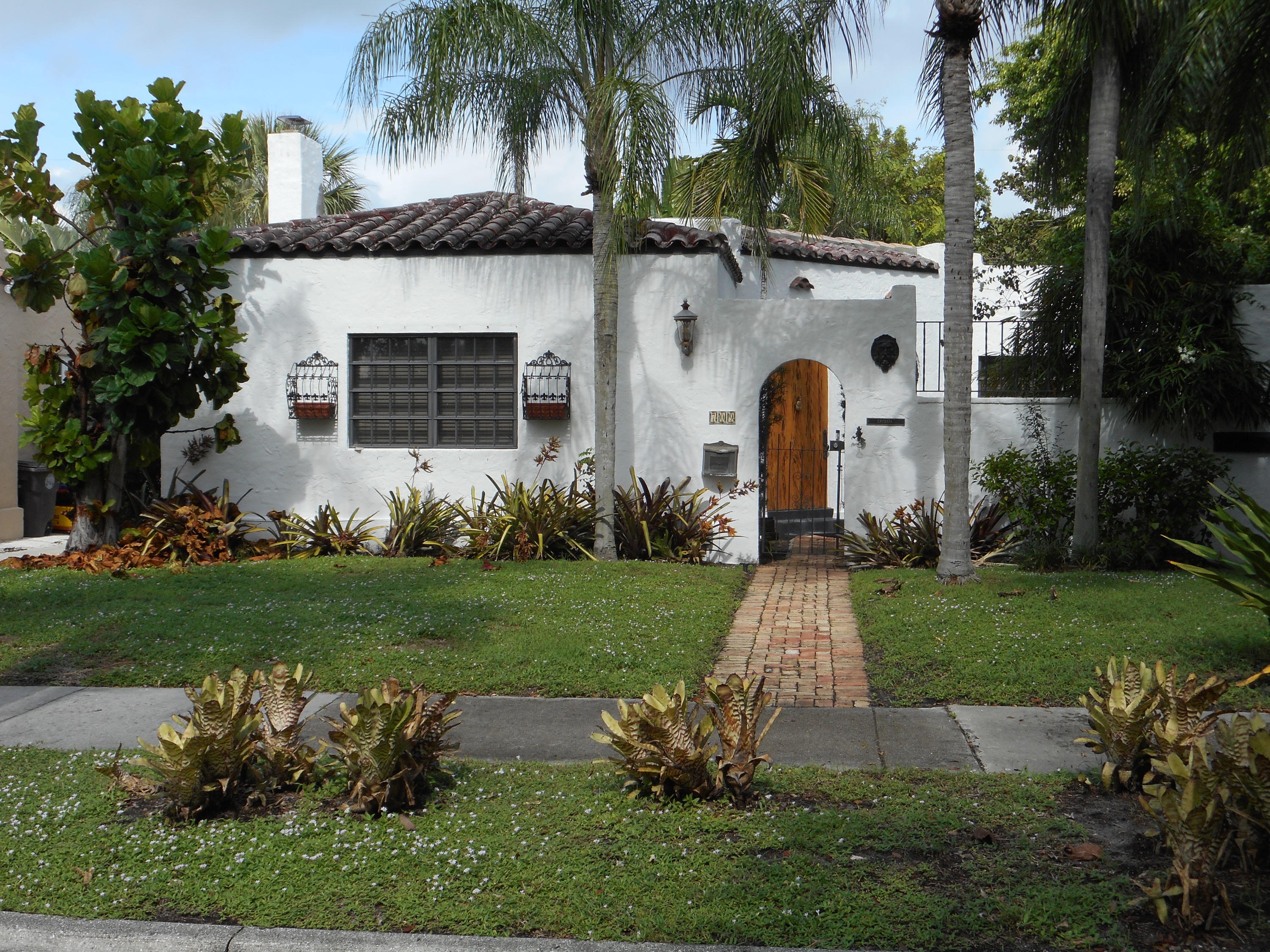 709 Avon Road West Palm Beach, FL 33401 - Photo 1 of 27 Front