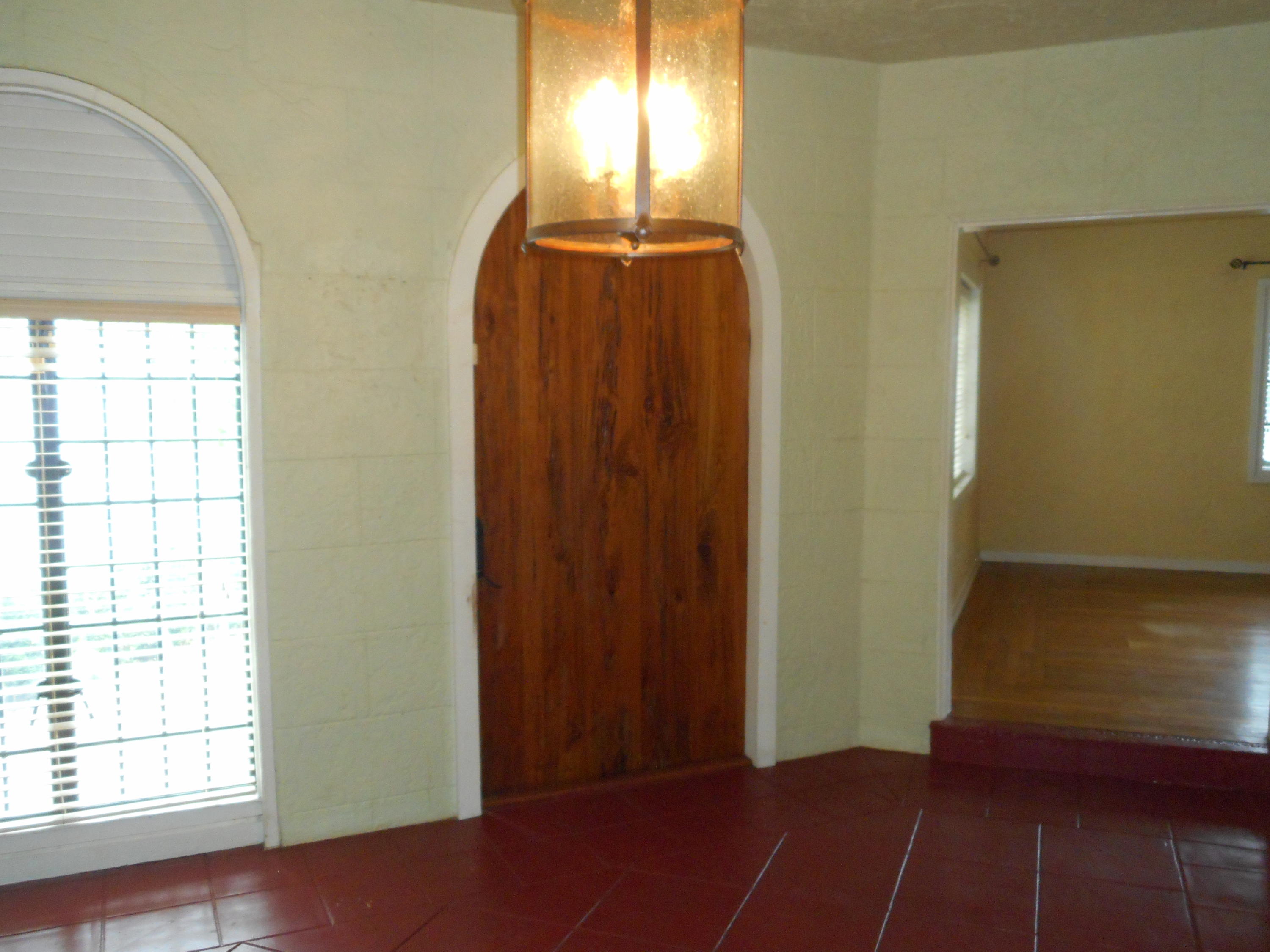 709 Avon Road West Palm Beach, FL 33401 - Photo 11 of 27 Entry