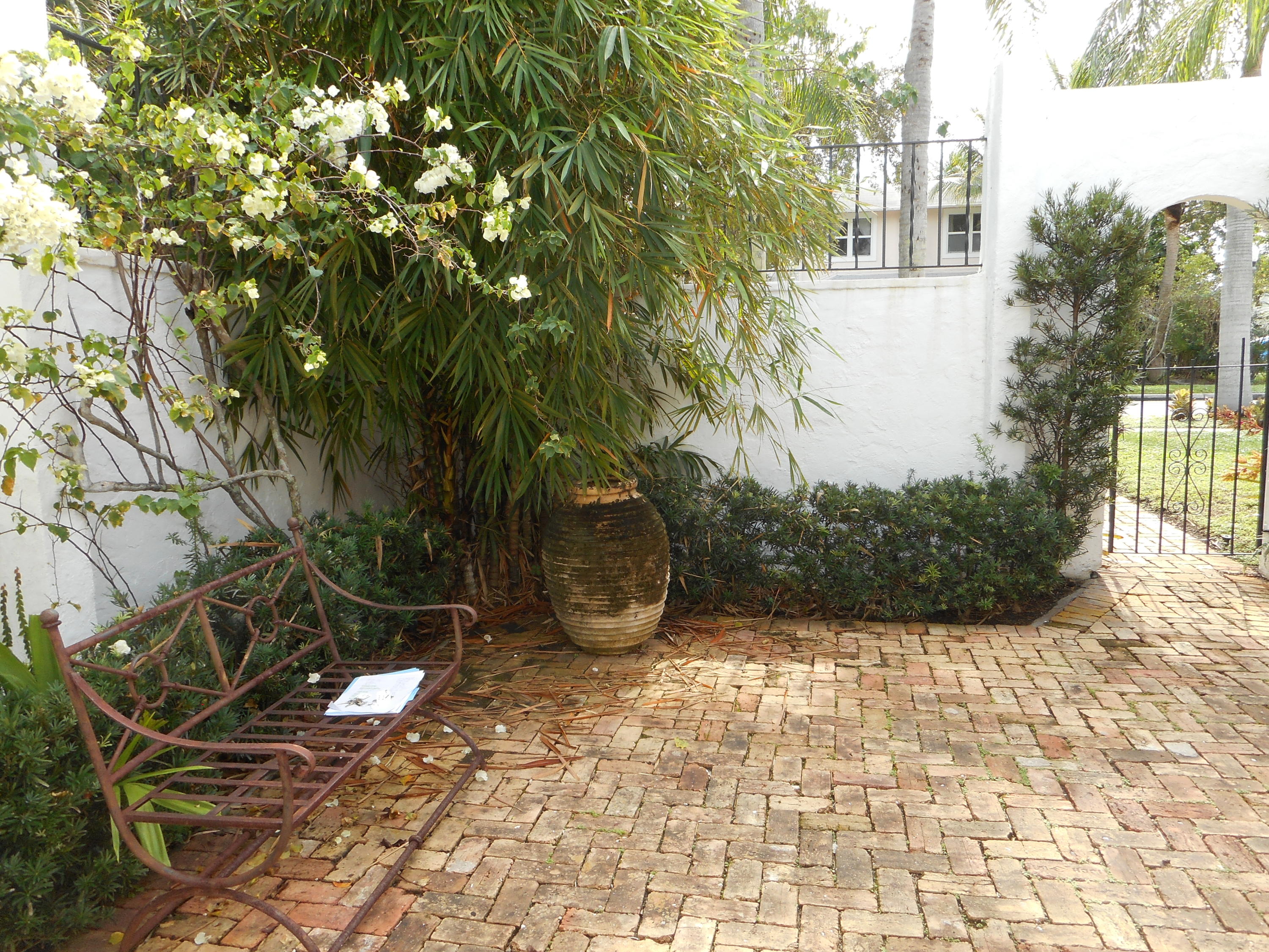 709 Avon Road West Palm Beach, FL 33401 - Photo 6 of 27 Courtyard