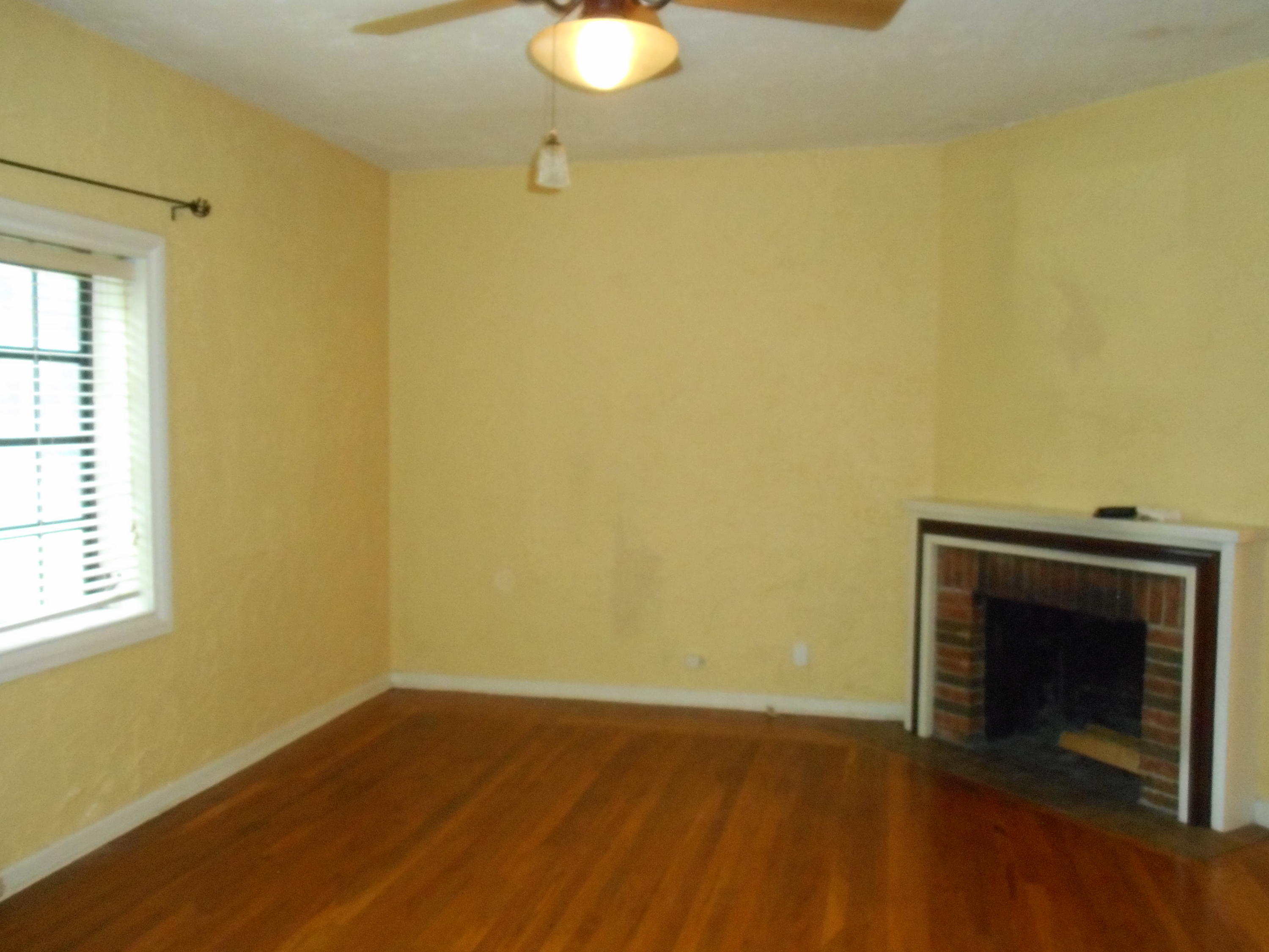 709 Avon Road West Palm Beach, FL 33401 - Photo 9 of 27 Living Room