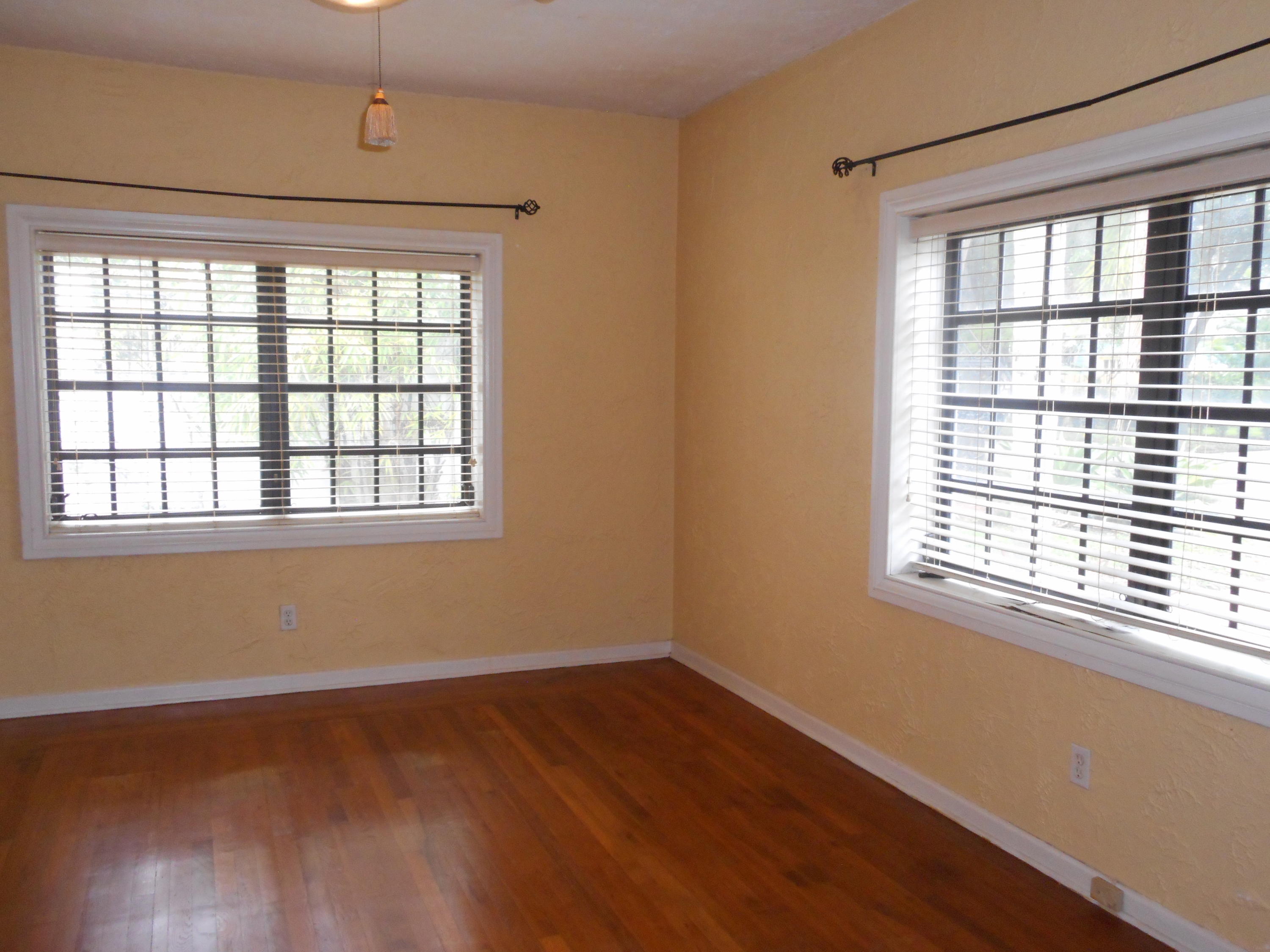 709 Avon Road West Palm Beach, FL 33401 - Photo 10 of 27 Living Room