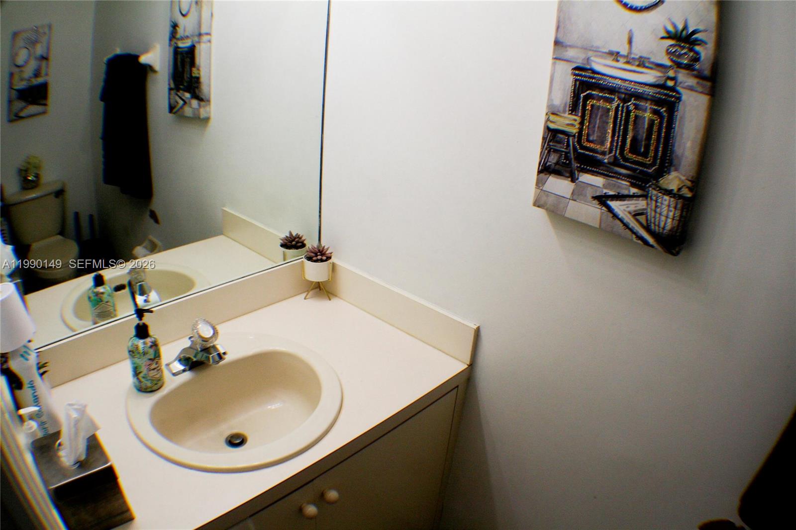 4964 Southwest 128th Avenue Miramar, FL 33027 - Photo 12 of 31 Half Restroom