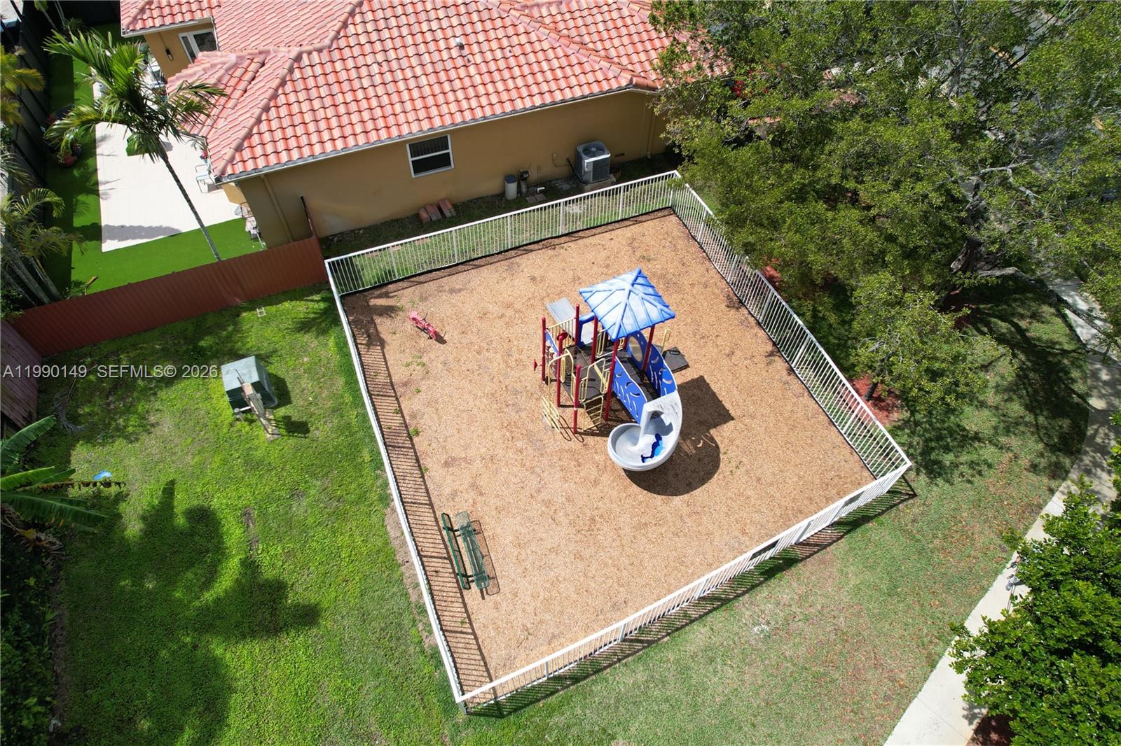 4964 Southwest 128th Avenue Miramar, FL 33027 - Photo 29 of 31 Kids Play Area