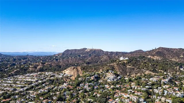 $2,075,000 | 2000 North New Hampshire Avenue, Los Feliz, CA 90027