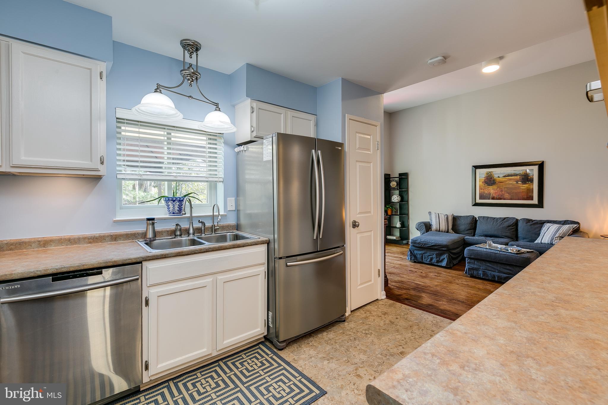 1589 Inlet Court Reston, VA 20190 - Photo 11 of 36 Stainless appliances, two pantries