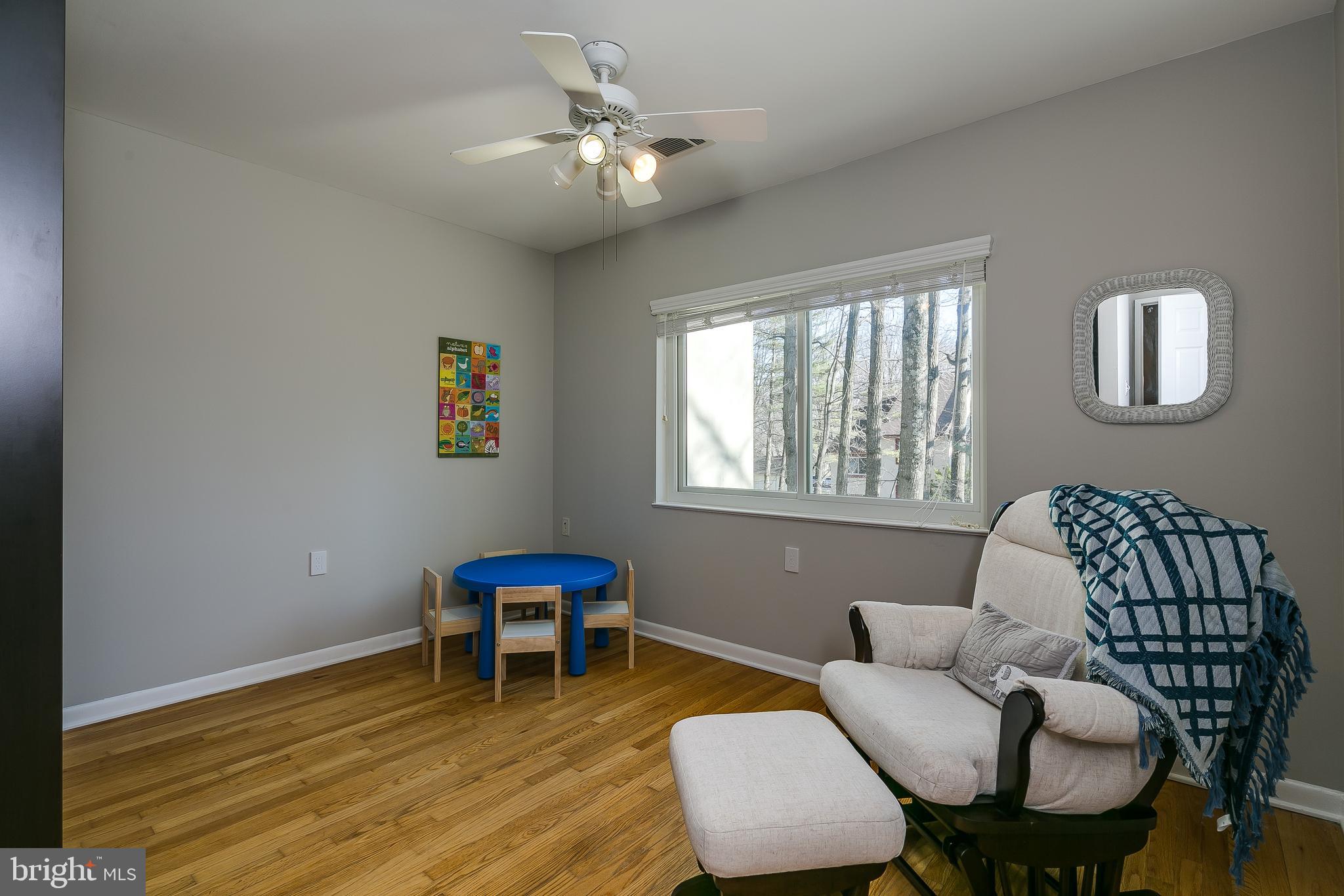 1589 Inlet Court Reston, VA 20190 - Photo 19 of 36 2nd Bedroom with large picture window