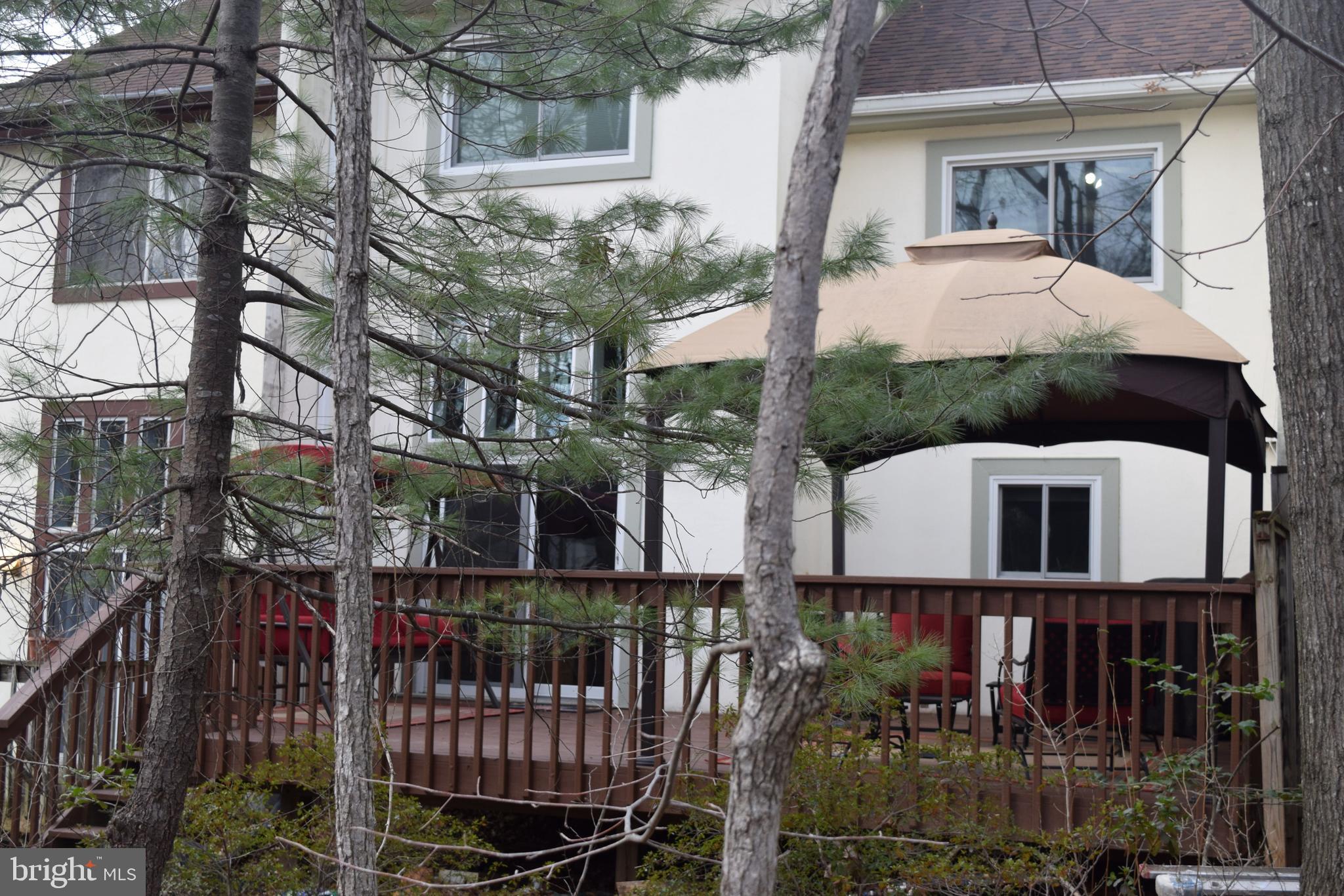 1589 Inlet Court Reston, VA 20190 - Photo 27 of 36 Huge deck spans rear of TH