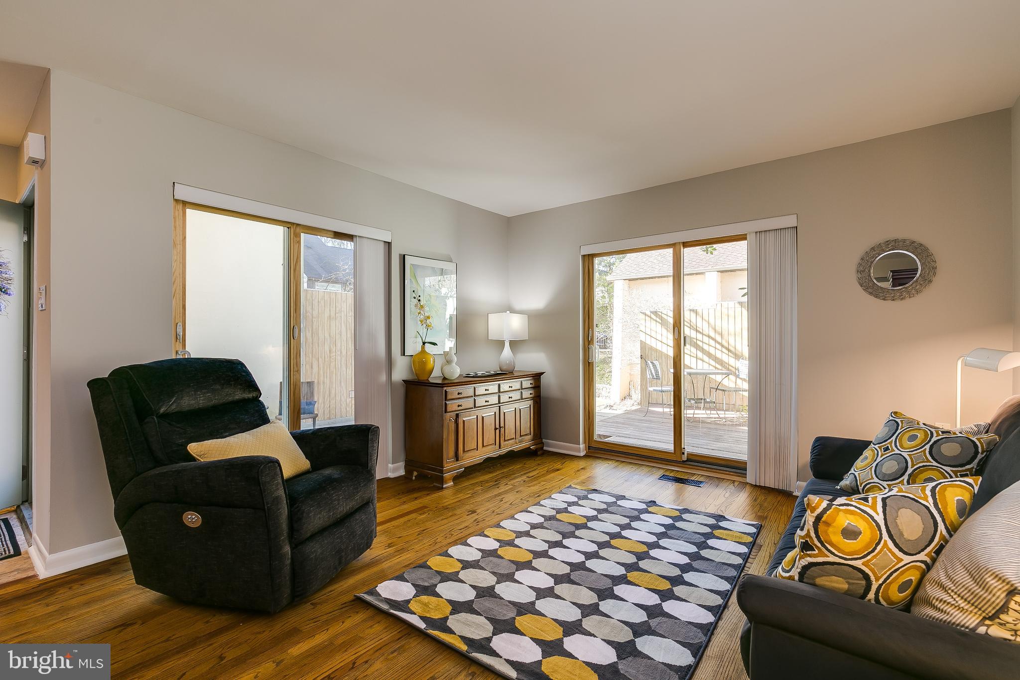 1589 Inlet Court Reston, VA 20190 - Photo 5 of 36 Double sliding glass doors to gated courtyard