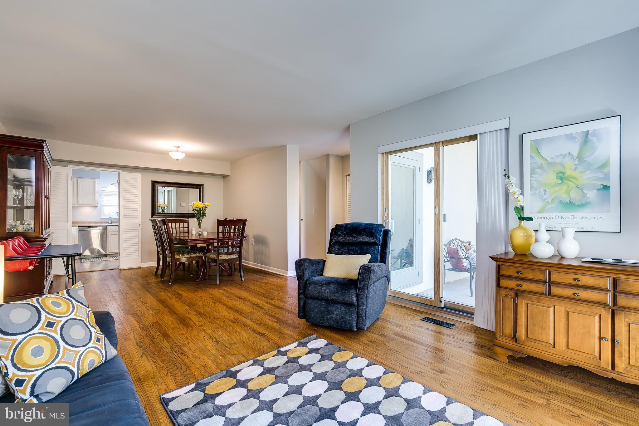 1589 Inlet Court Reston, VA 20190 - Photo 6 of 36 Open Living/Dining room