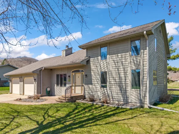 $429,900 | 510 McIntosh Road, La Crescent, MN 55947