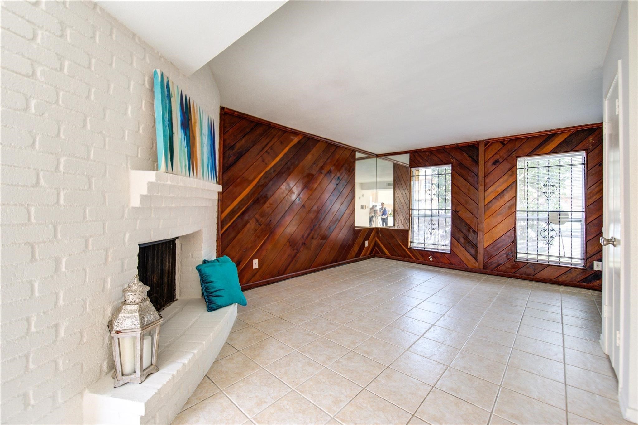 14633 Perthshire Road Houston, TX 77079 - Photo 13 of 48